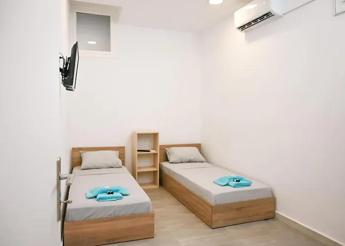 Santorini's Old Mill Serene Getaway By Pori Vúrvulosz