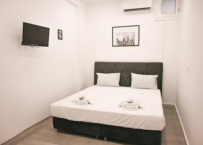 Santorini's Old Mill Serene Getaway By Pori * Vourvoúlos