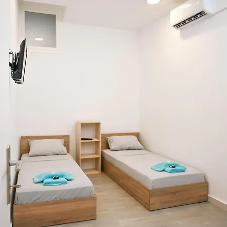 Santorini's Old Mill Serene Getaway By Pori Βούρβουλος